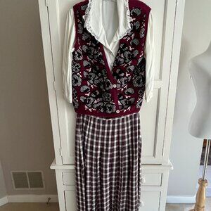 womans used vintage 3 piece outfit